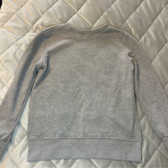 Comfy Grey Two-Piece Medium Tracksuit With Capri Pants - Picture 4 of 9